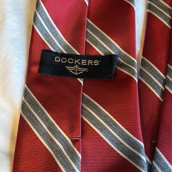 🦄 Dockers Red Striped Tie - Picture 6 of 8